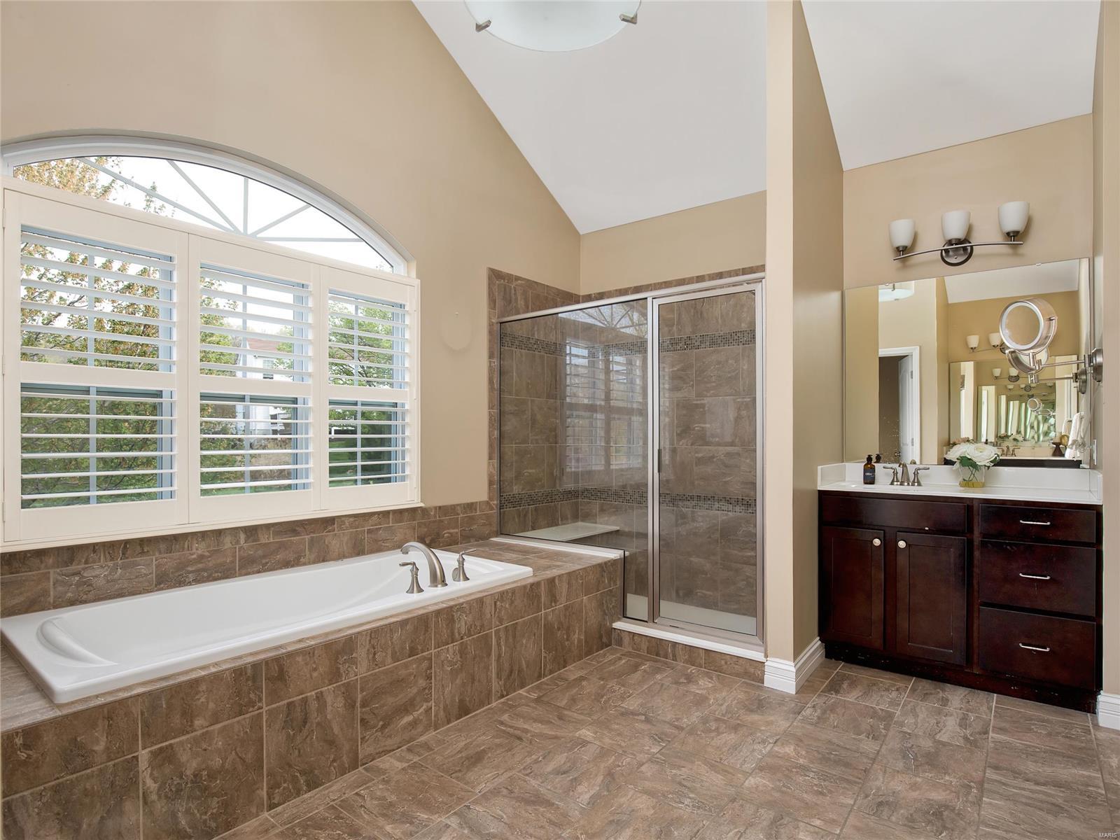 19 Tanglewood Trail Ballwin, MO 63021 - Photo 21 of 39 Gallery Image 21
