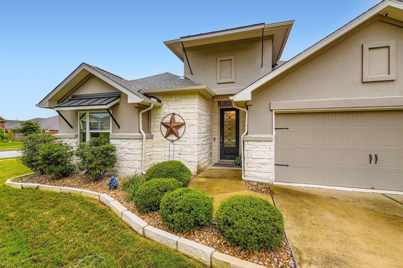 a house view with a outdoor space