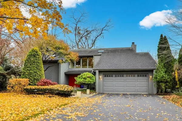 $949,999 | 11515 Burr Oak Lane, Burr Ridge, IL 60527