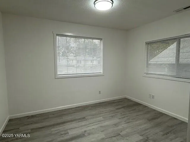 $294,000 | 1402 Swan Avenue, Yakima, WA 98902