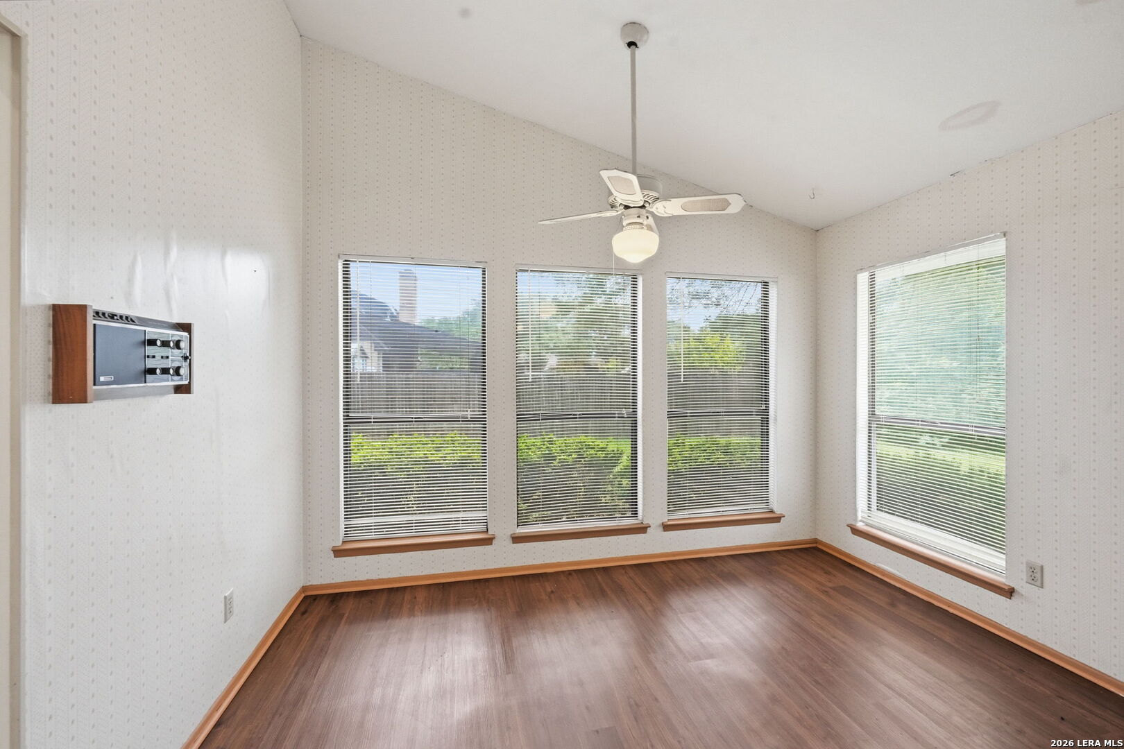 6310 Spindrift Windcrest, TX 78239 - Photo 12 of 26