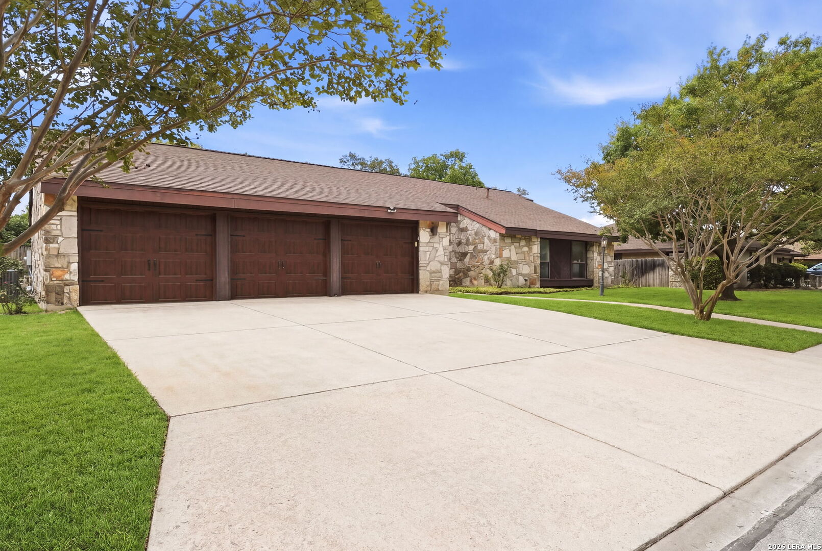 6310 Spindrift Windcrest, TX 78239 - Photo 2 of 26