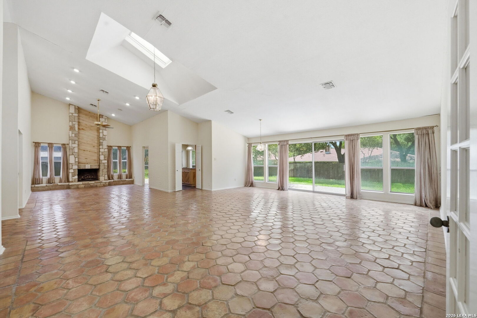 6310 Spindrift Windcrest, TX 78239 - Photo 3 of 26