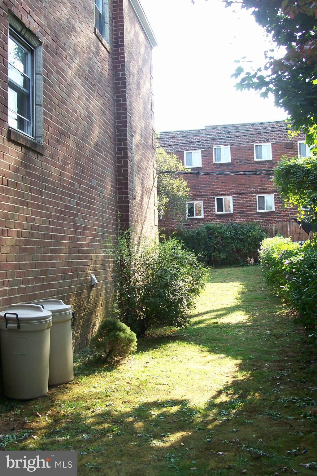 2814 Woodbridge Road Philadelphia, PA 19114 - Photo 4 of 37 Side Exterior