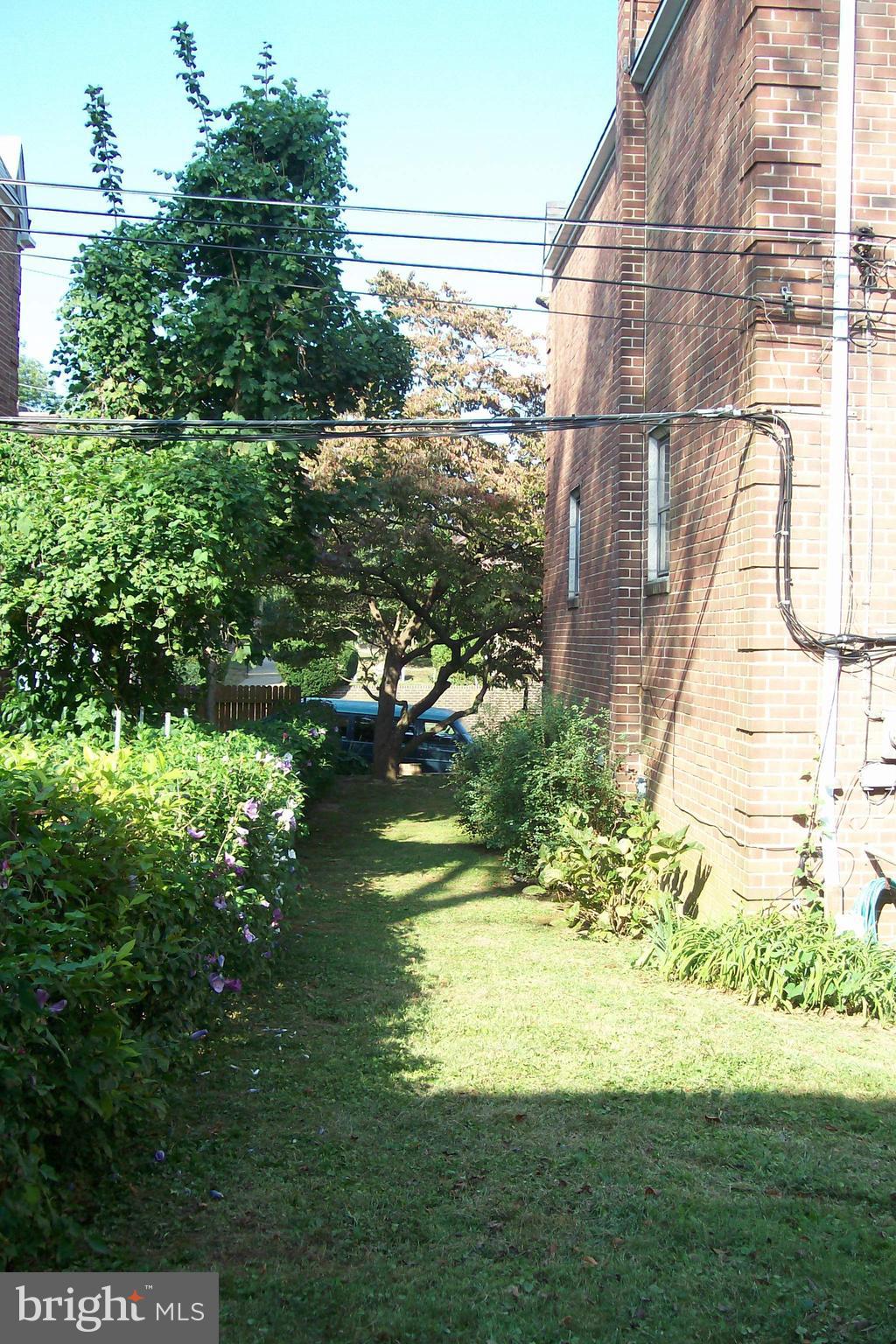 2814 Woodbridge Road Philadelphia, PA 19114 - Photo 5 of 37 Rear Side