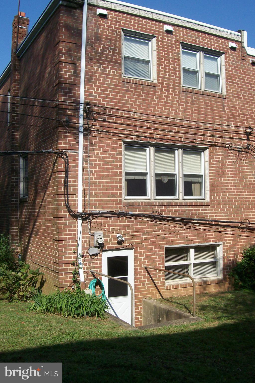 2814 Woodbridge Road Philadelphia, PA 19114 - Photo 6 of 37 Rear Exterior
