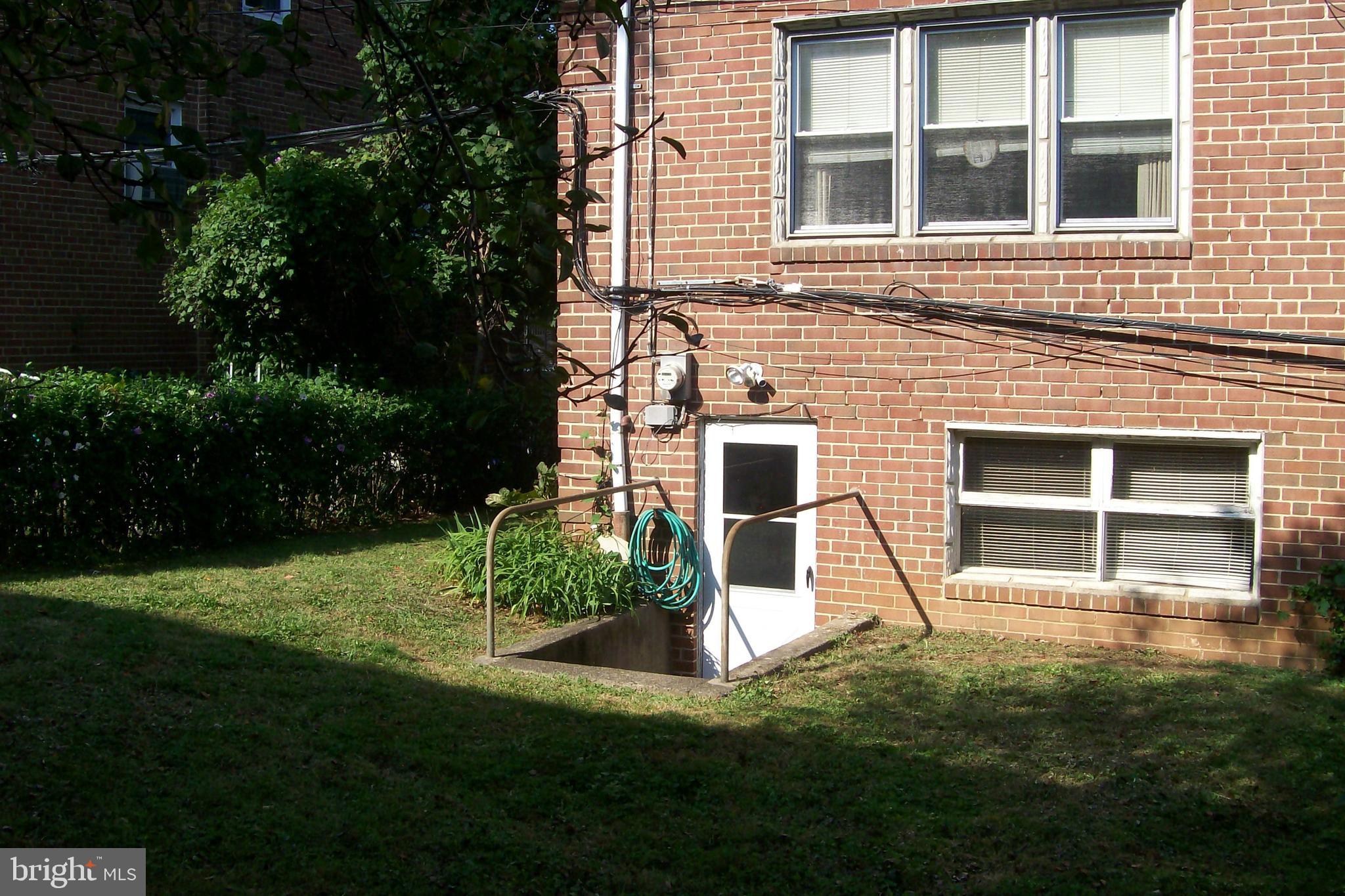 2814 Woodbridge Road Philadelphia, PA 19114 - Photo 7 of 37 Back Yard