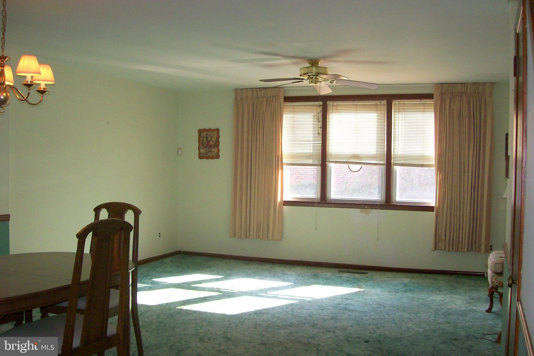 2814 Woodbridge Road Philadelphia, PA 19114 - Photo 9 of 37 Living Room & Dining Room Combo