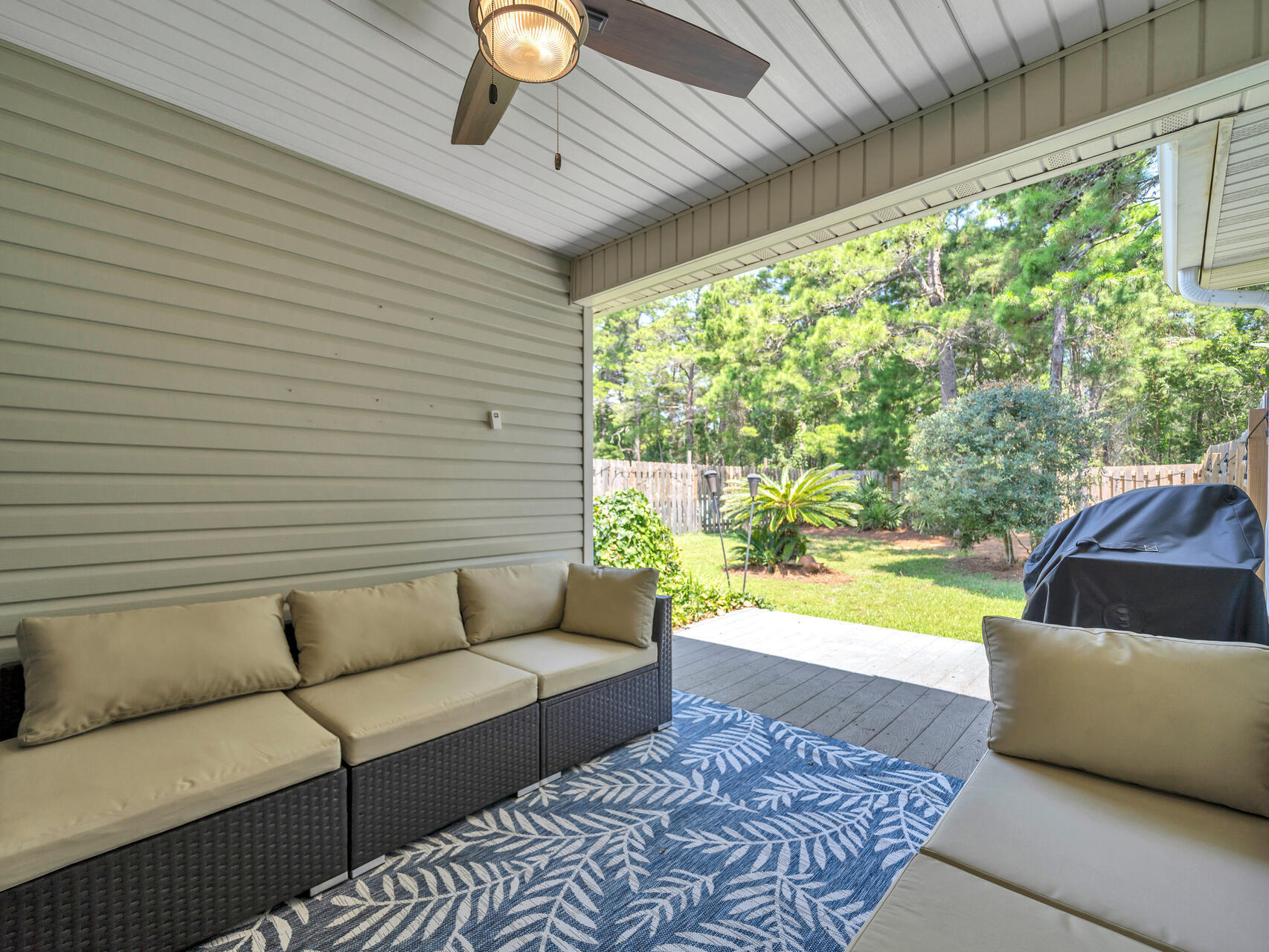 204 Vía Largo, Unit 29B Santa Rosa Beach, FL 32459 - Photo 29 of 40 a living room with furniture and a bathtub