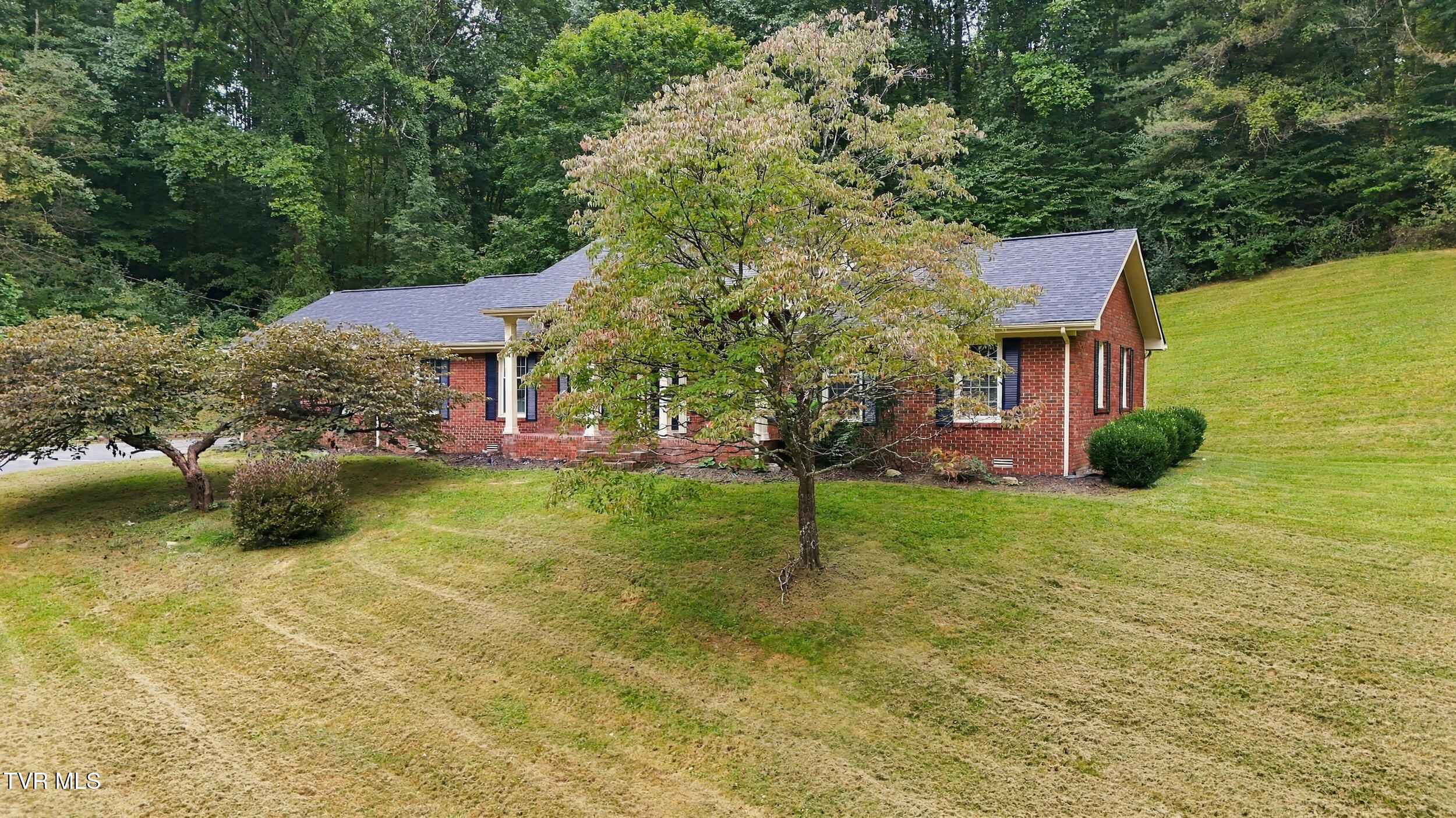 8412 Courtland Road Wise, VA 24293 - Photo 6 of 46 2_8412 courtland rd-02