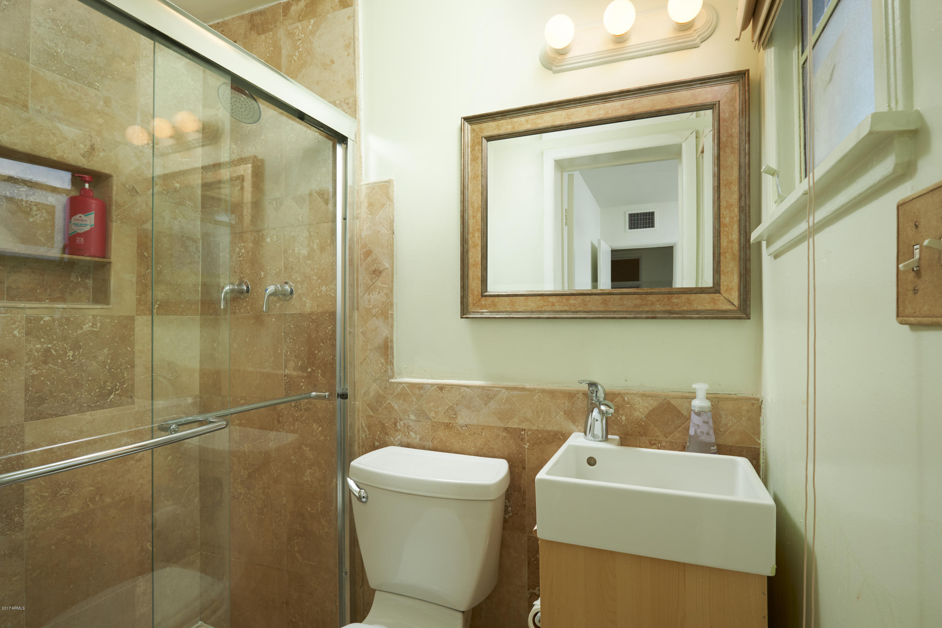 828 West Picadilly Road Phoenix, AZ 85013 - Photo 13 of 20 HRM-16