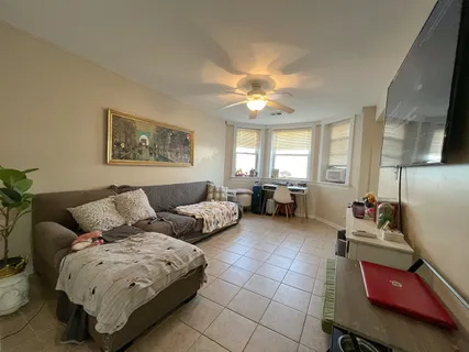 $1,800 | 3441 North Oakley Avenue, Unit G, Chicago, IL 60618