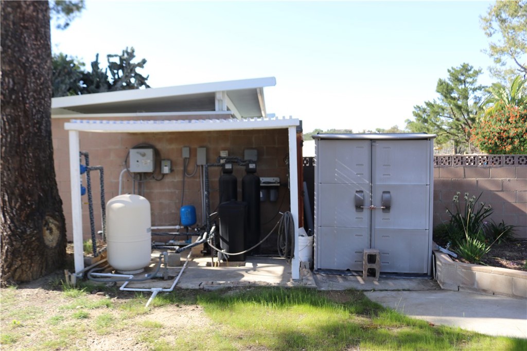33975 Wright Road Wildomar, CA 92595 - Photo 19 of 70 pool equ