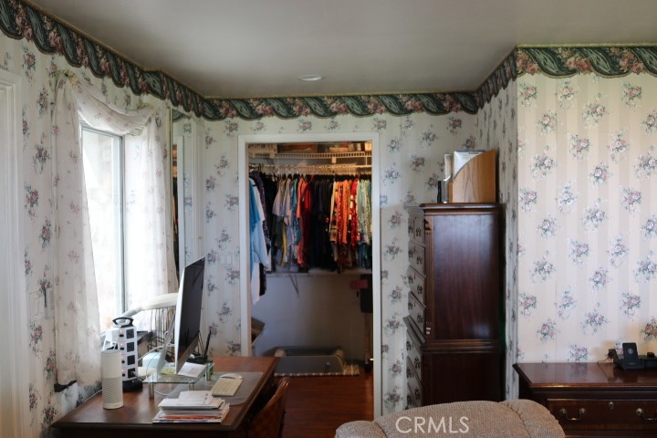 33975 Wright Road Wildomar, CA 92595 - Photo 29 of 70 a bathroom with a sink toilet and shower