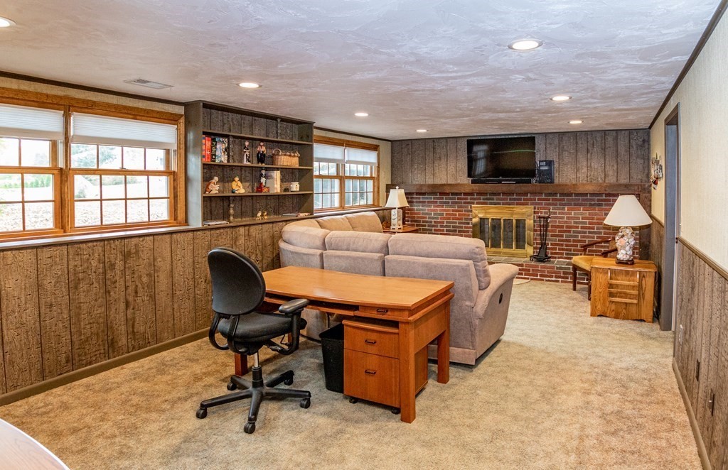 9 Sawmill Road Dudley, MA 01571 - Photo 5 of 40