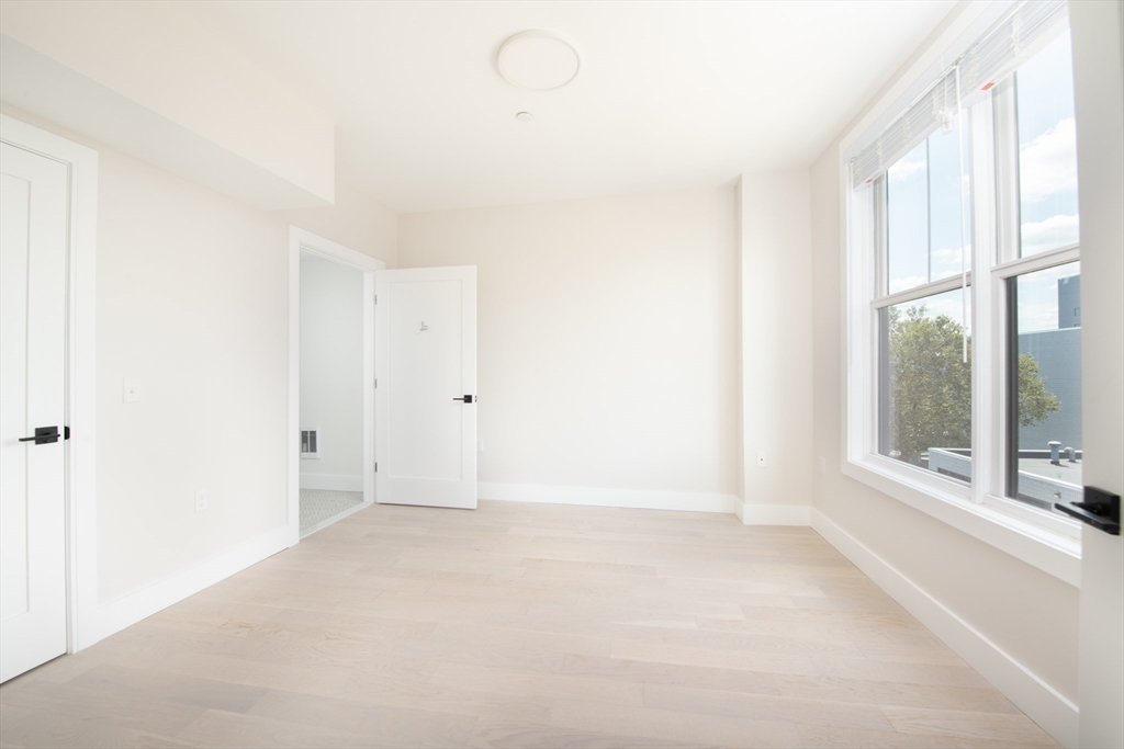 425 Border Street, Unit 501 Boston, MA 02128 - Photo 8 of 13