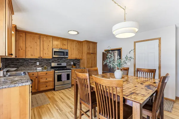 $400,000 | 6506 Annapolis Lane North, Maple Grove, MN 55311
