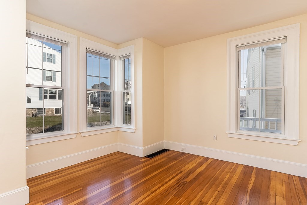 2-4 Riggs Street Gloucester, MA 01930 - Photo 5 of 42 Gallery Image 5