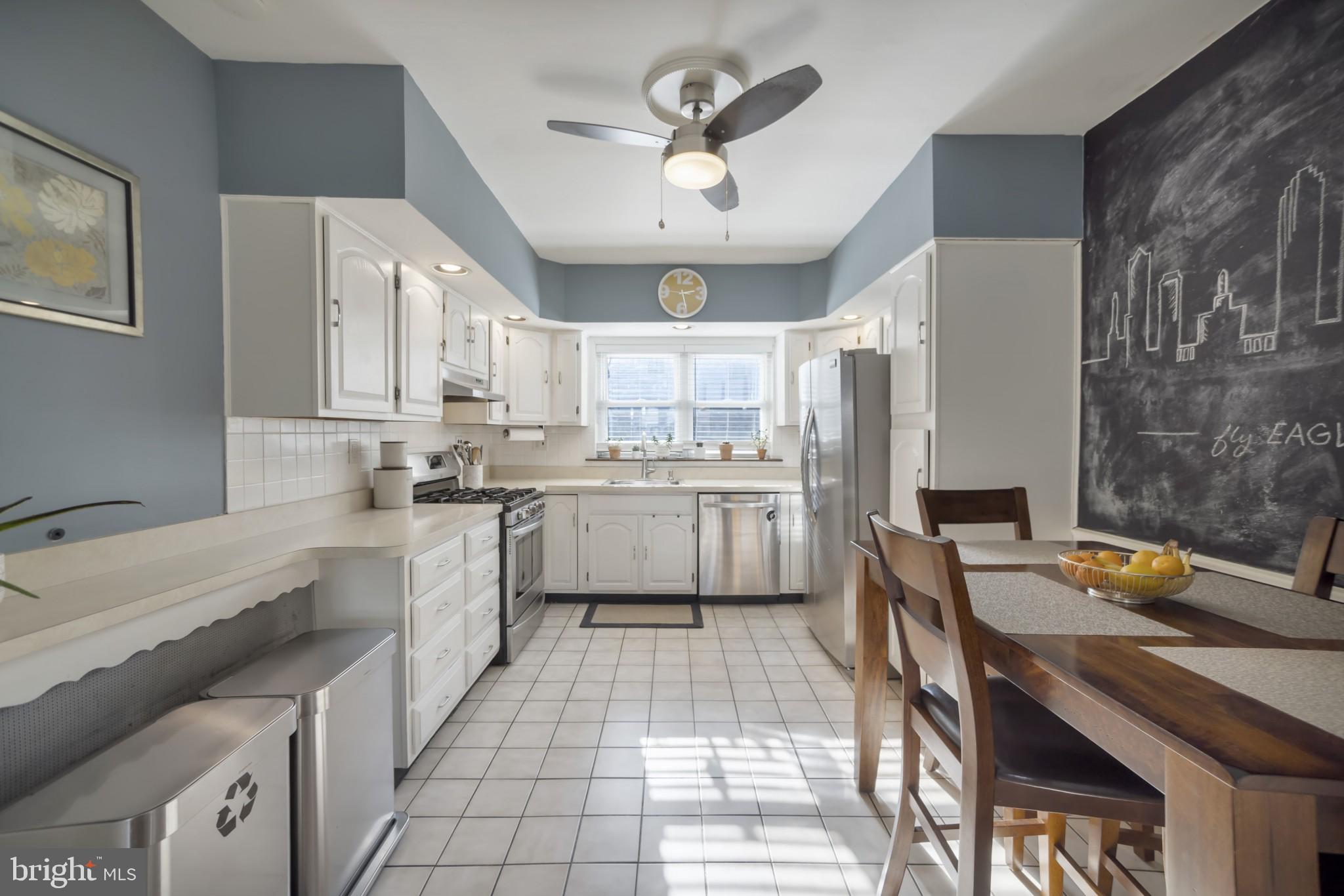 657 Gerhard Street Philadelphia, PA 19128 - Photo 13 of 36 Kitchen