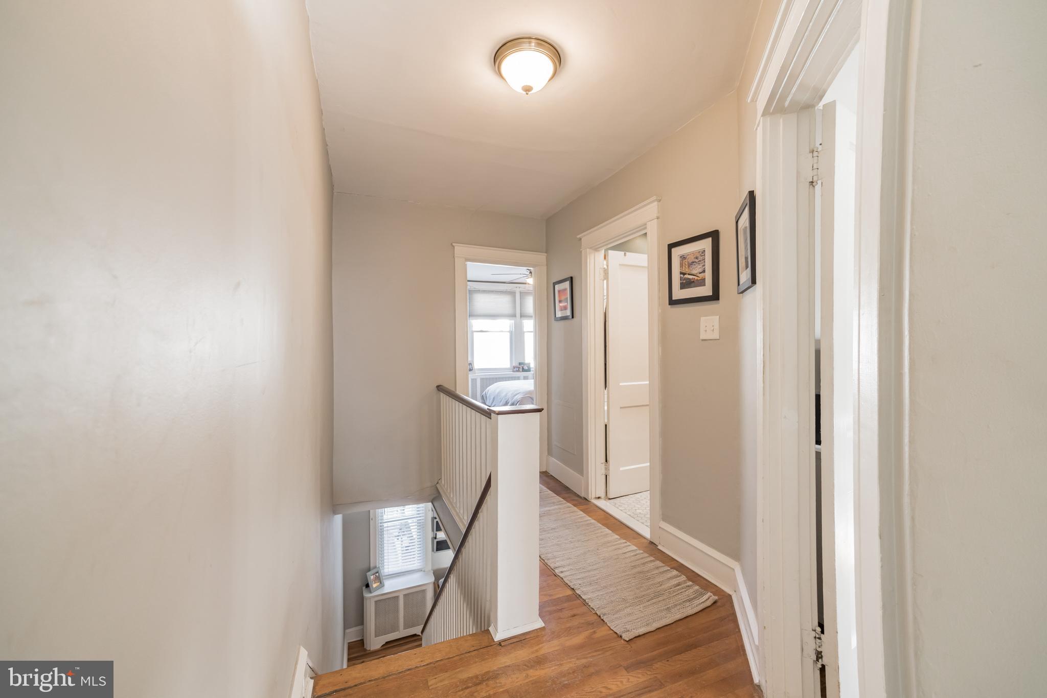 657 Gerhard Street Philadelphia, PA 19128 - Photo 25 of 36 Hallway