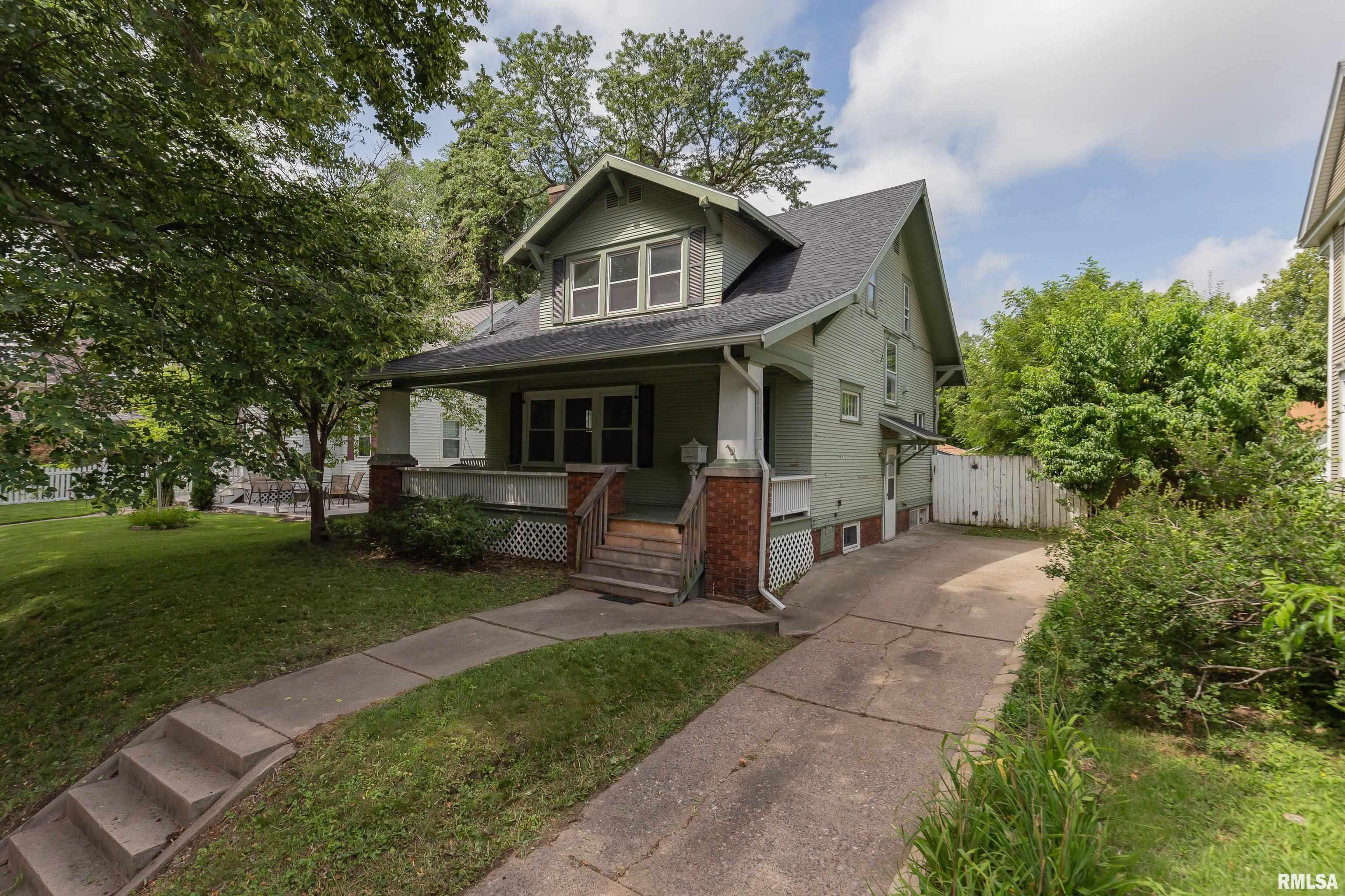711 3rd Street Moline, IL 61265 - Photo 1 of 32 Gallery Image 1