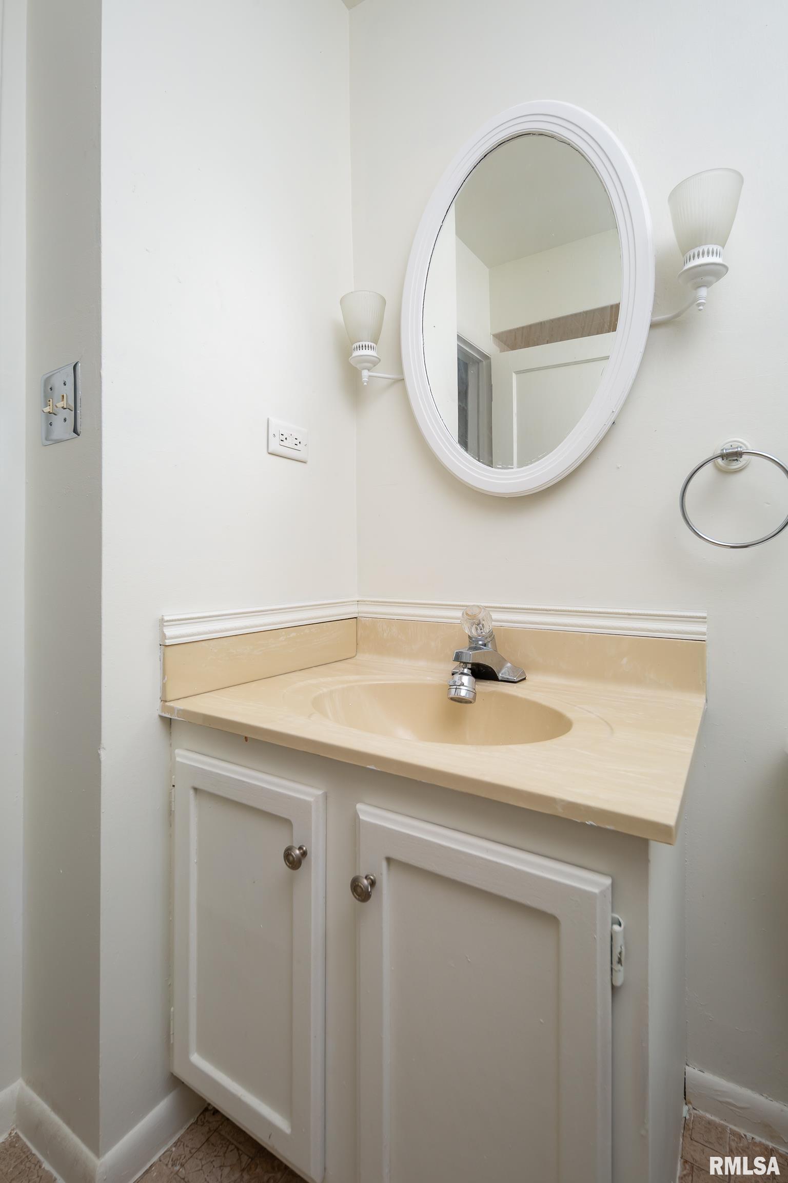 711 3rd Street Moline, IL 61265 - Photo 24 of 32 Gallery Image 24