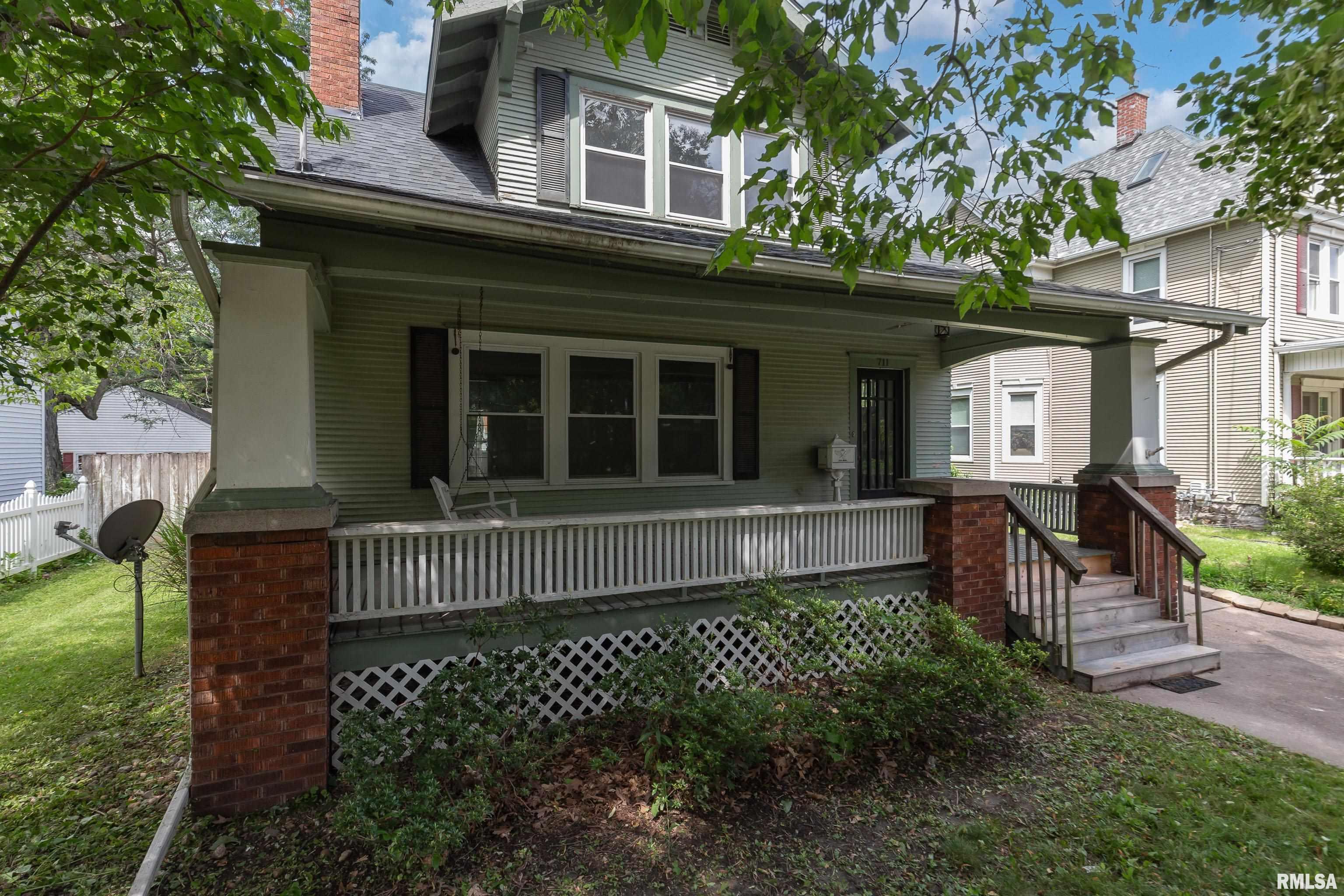 711 3rd Street Moline, IL 61265 - Photo 3 of 32 Gallery Image 3