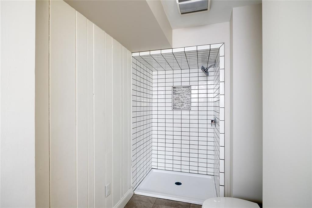 145 Shore Road Cape Neddick, ME 03902 - Photo 18 of 35 First floor tiled shower with inset...
