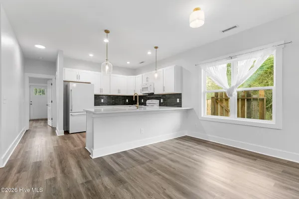 $300,000 | 1841 Penderlea Highway, Burgaw, NC 28425