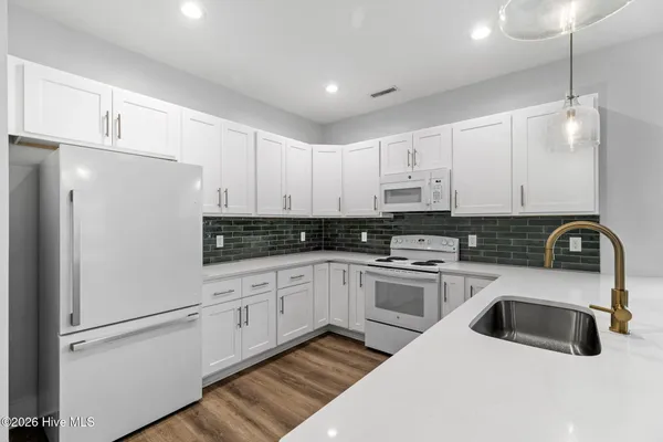 $300,000 | 1841 Penderlea Highway, Burgaw, NC 28425