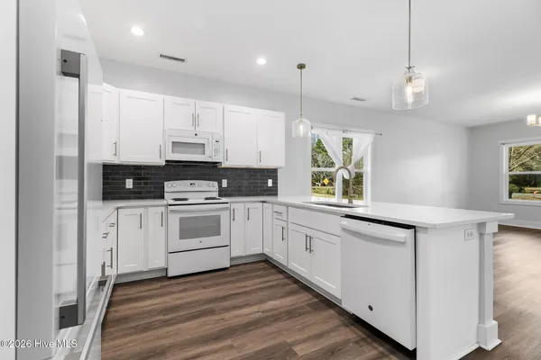 $300,000 | 1841 Penderlea Highway, Burgaw, NC 28425