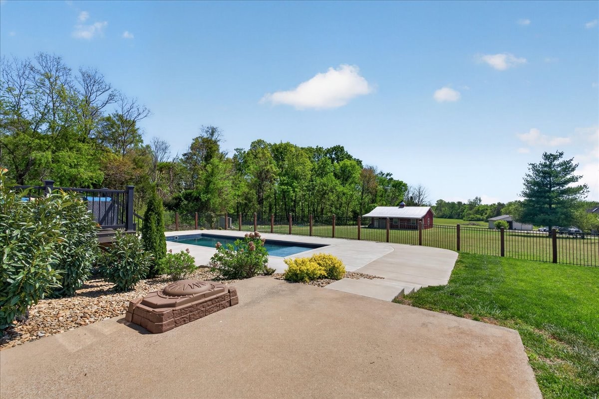 11039 Panther Creek Road Christiana, TN 37037 - Photo 43 of 76 a garden view with a sitting space