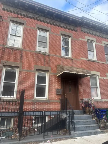 $3,250 | 107 Beadel Street, Unit 2 | East Williamsburg