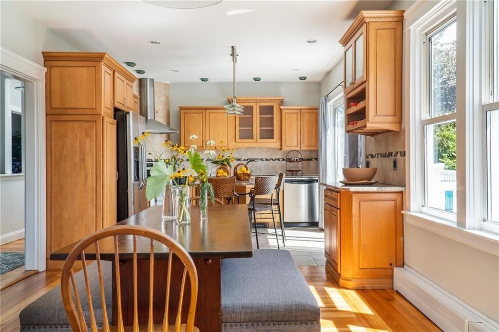 11 Crescent Road, Unit 2 Middletown, RI 02842 - Photo 12 of 31