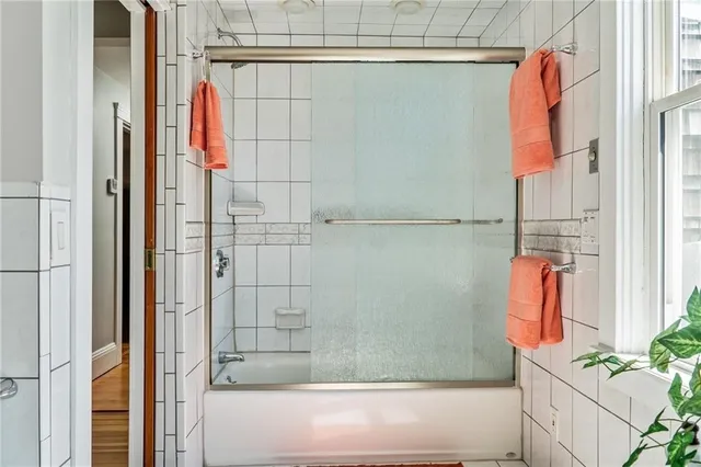 $4,000 | 11 Crescent Road, Unit 2, Middletown, RI 02842