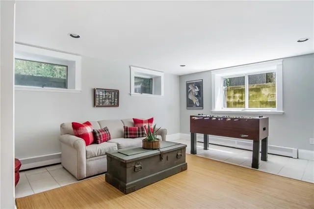 $4,000 | 11 Crescent Road, Unit 2, Middletown, RI 02842