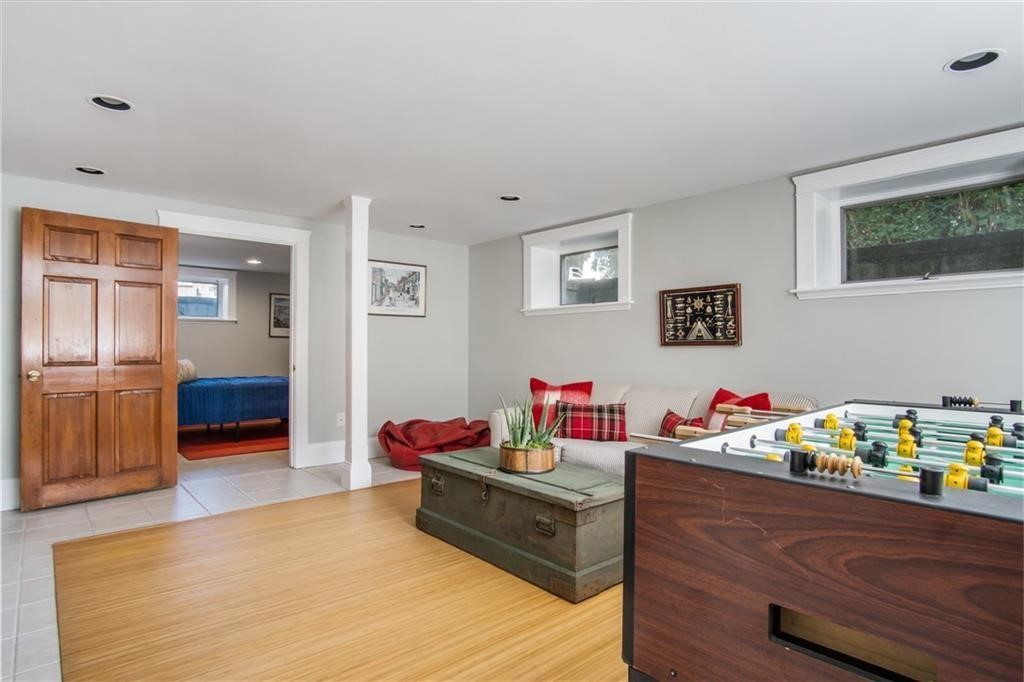 11 Crescent Road, Unit 2 Middletown, RI 02842 - Photo 25 of 31