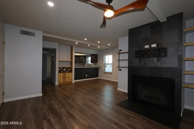 $1,800 | 20 South Buena Vista Avenue, Unit 108, Gilbert, AZ 85296