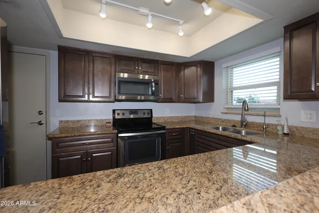 $1,800 | 20 South Buena Vista Avenue, Unit 108, Gilbert, AZ 85296