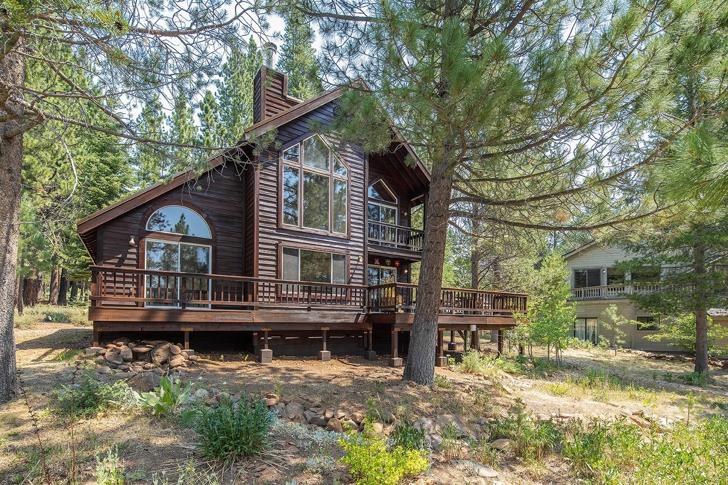 11904 Bennett Flat Road Truckee, CA 96161 - Photo 20 of 21 a view of house with a yard