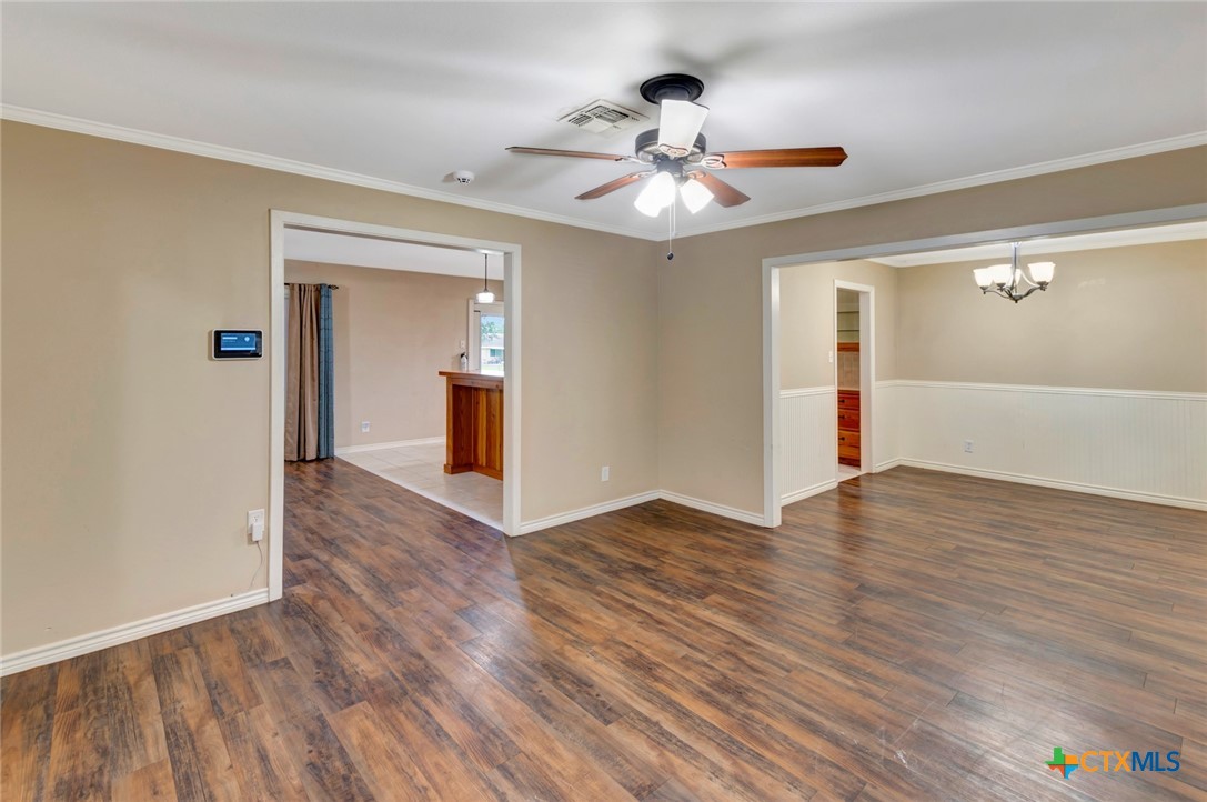 503 Angus Street Victoria, TX 77904 - Photo 2 of 42