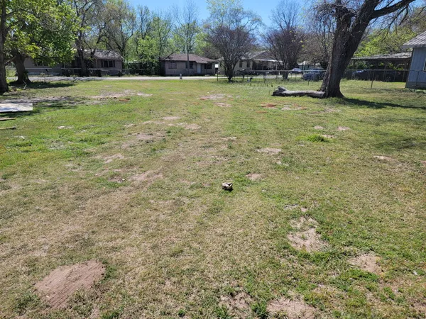 $49,900 | 302 A Lee Street, Smithville, TX 78957