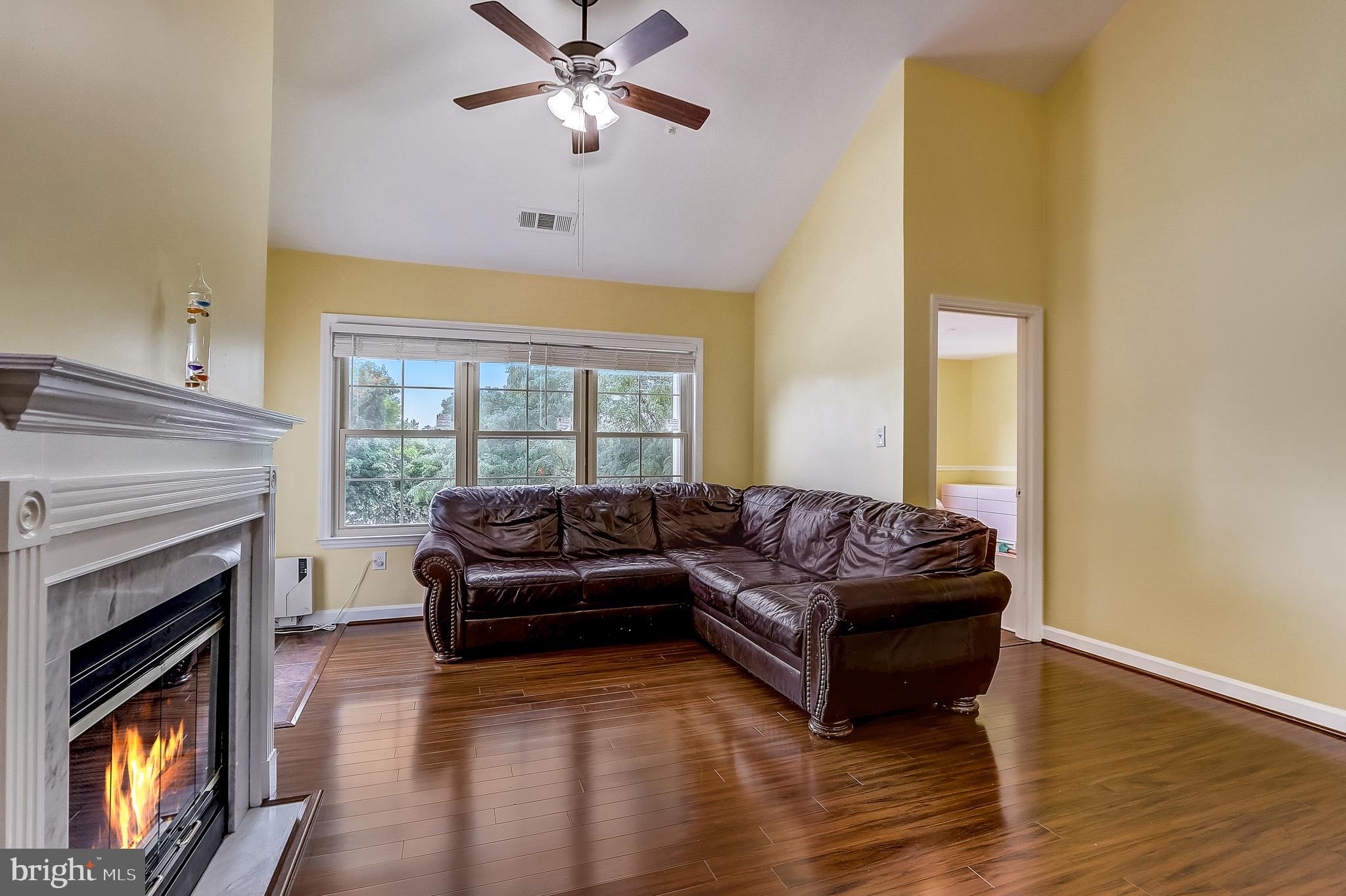 6832 Hayley Ridge Way, Unit B Baltimore, MD 21209 - Photo 4 of 31 Gallery Image 4
