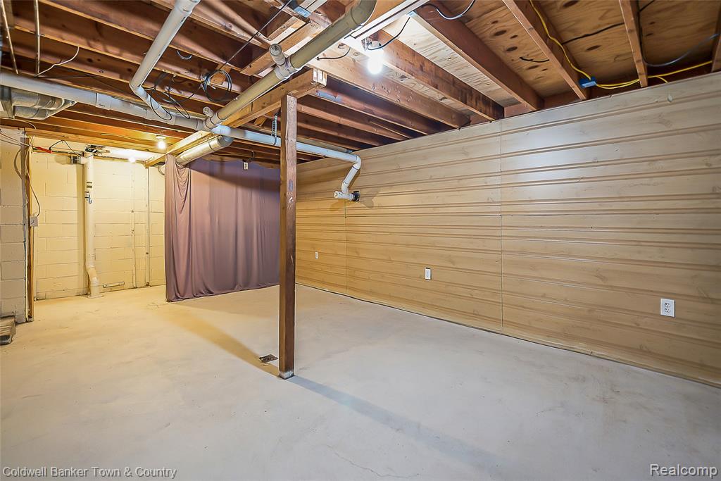 7565 Ore Lake Road Brighton, MI 48116 - Photo 13 of 26 Gallery Image 13