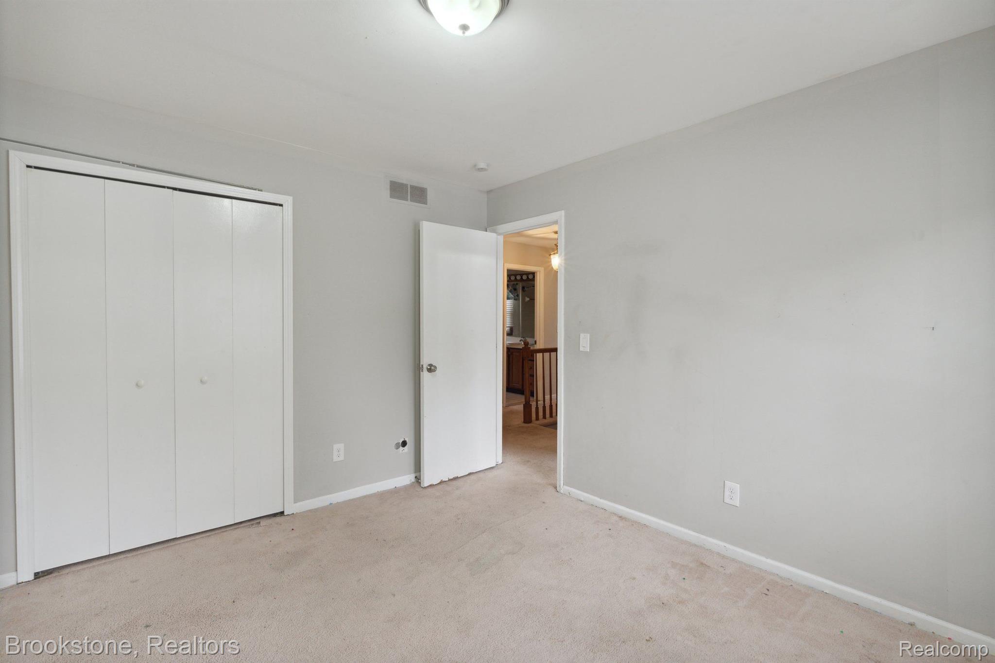 36875 Chesapeake Road Farmington, MI 48335 - Photo 19 of 41 Gallery Image 19