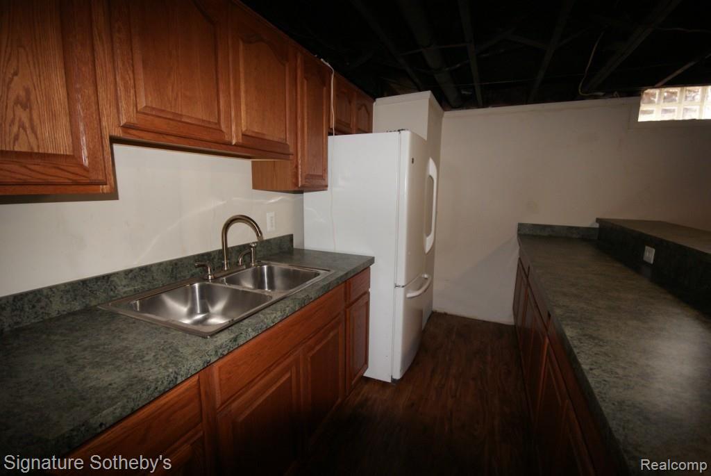 2745 Broadmoor Court Rochester, MI 48309 - Photo 12 of 14 Forest Bay and Broadmoor 045.jpg