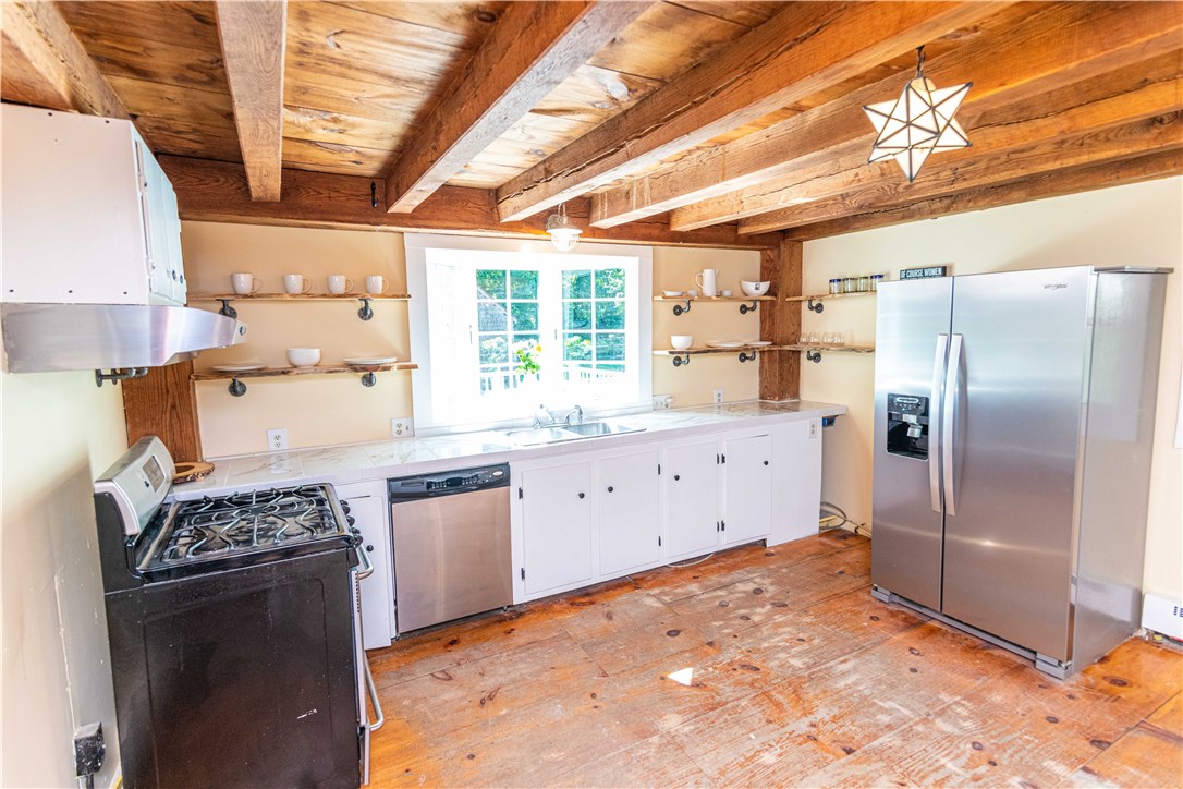 459 Tillinghast Road East Greenwich, RI 02818 - Photo 23 of 28