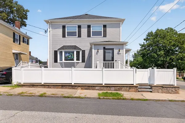$494,900 | 208 Hudson Street, Fall River, MA 02720