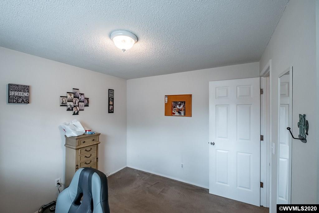 1609 Del Rio Avenue Southeast Albany, OR 97322 - Photo 21 of 36