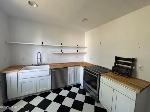 $2,000 | 805 Ann Street, Unit B, Wilmington, NC 28401